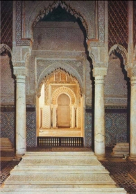 Посланник Аллаха (с) приказал Али сражаться с Накасин (те, кто нарушили присягу), Каситин (бунтари и смутьяны), Марикин (вероотступники).